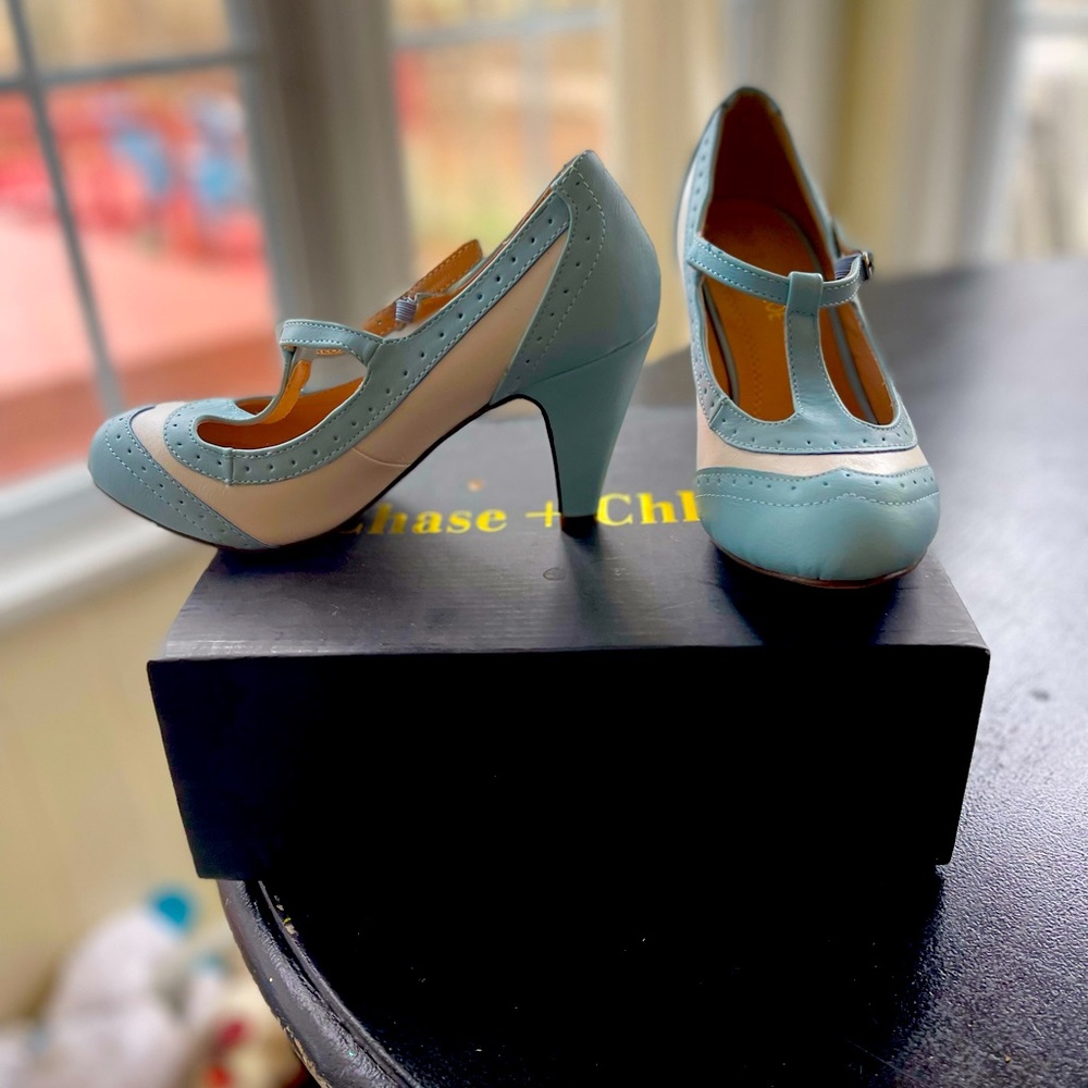 Vintage Style shoes new in box! Chase + Chloe